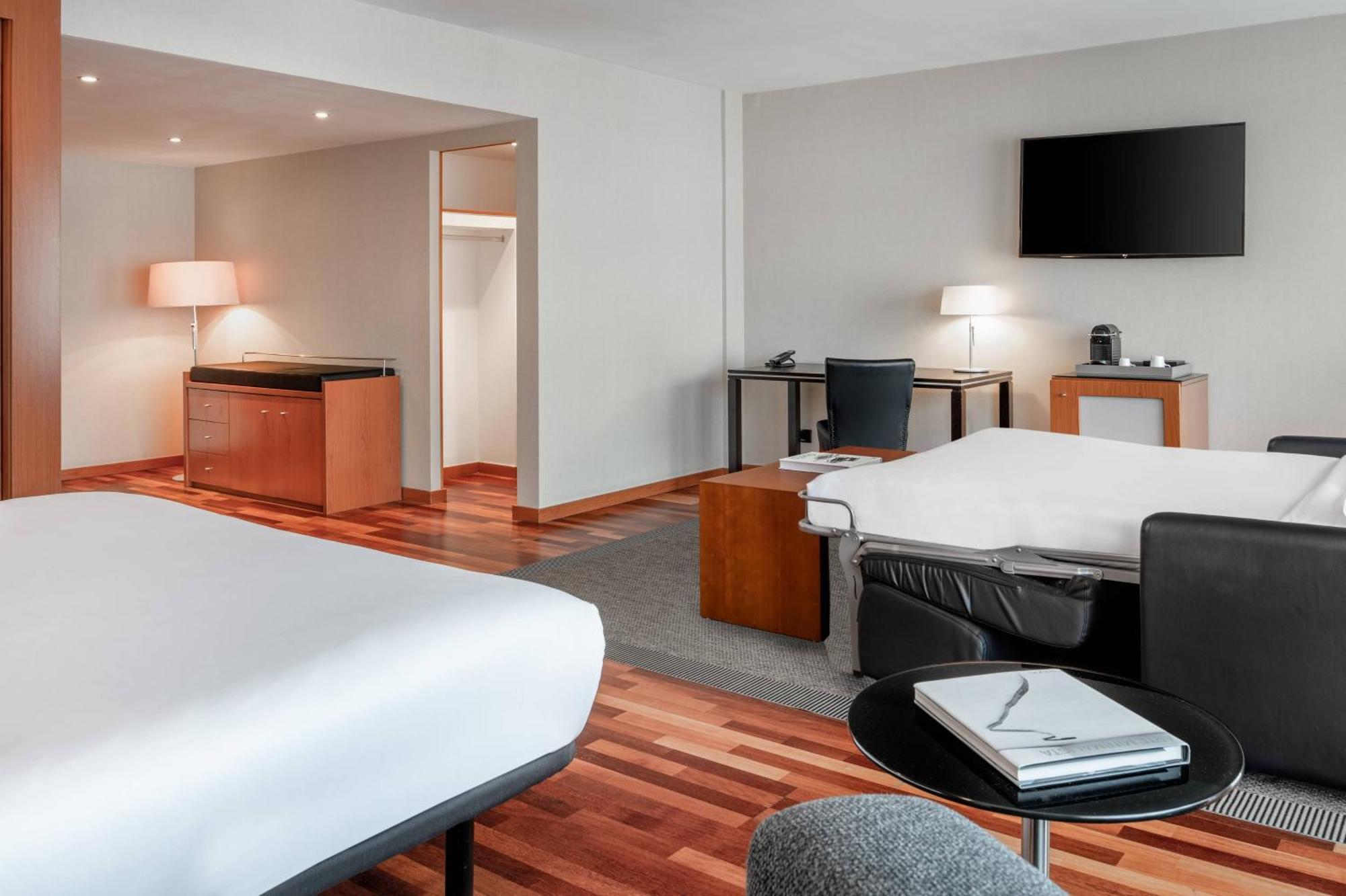 Ac Hotel La Rioja By Marriott Логроньо Екстериор снимка