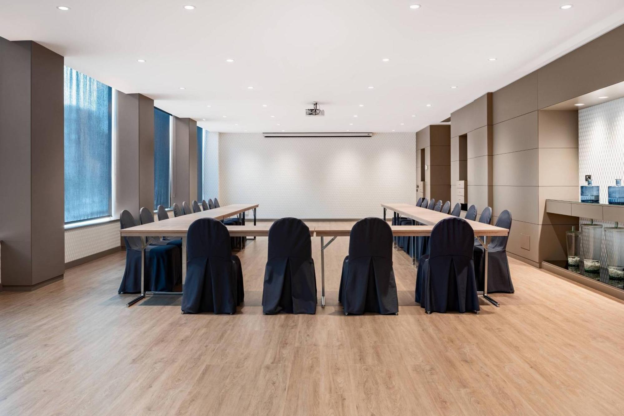 Ac Hotel La Rioja By Marriott Логроньо Екстериор снимка
