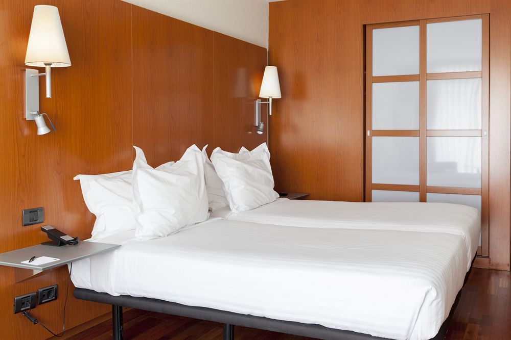 Ac Hotel La Rioja By Marriott Логроньо Екстериор снимка